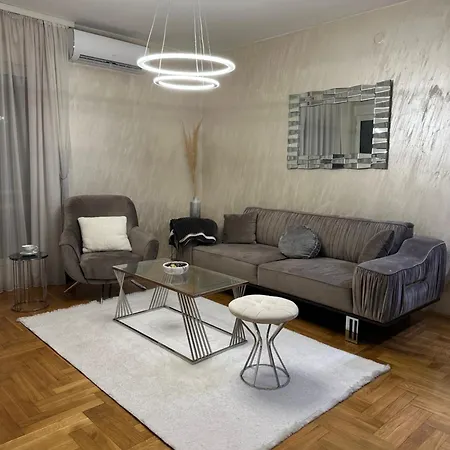 Apartament In *
